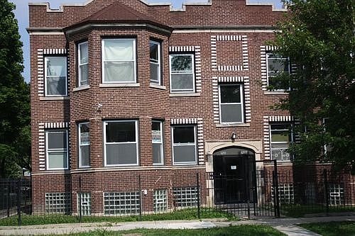 1st image of 6201 S Rockwell St #5