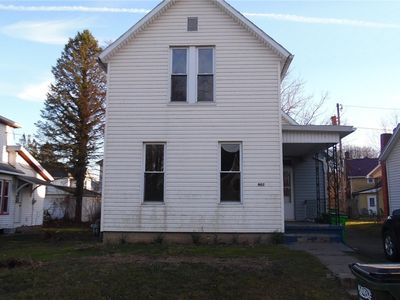 907 Chestnut St E, Coshocton, OH, 43812