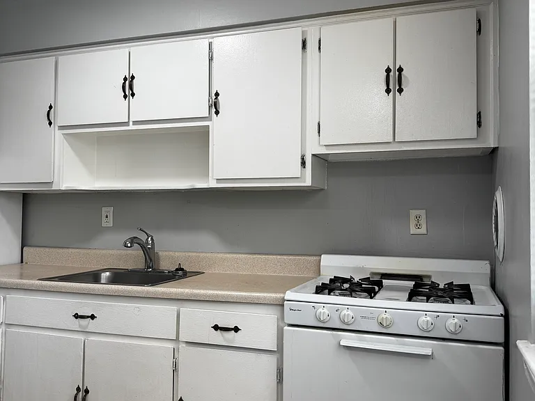 2428 Saint George Ave #C6 — Photo 5