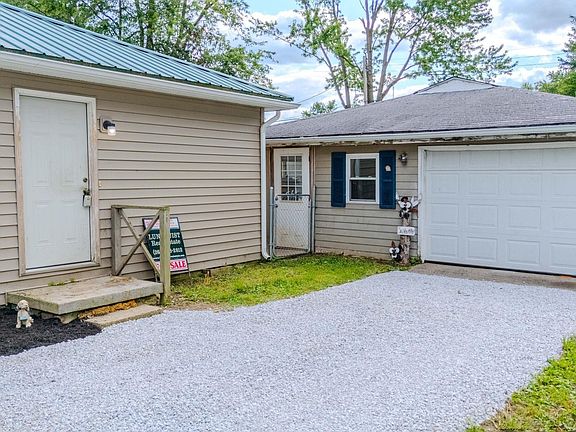3rd image of 837 Berkley Dr