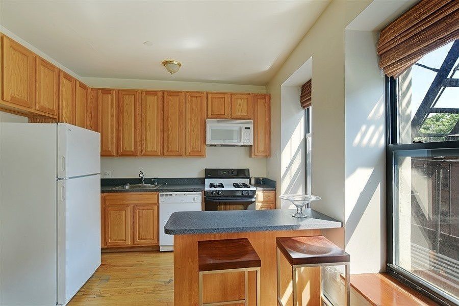 2nd image of 167 W 136th St APT 6