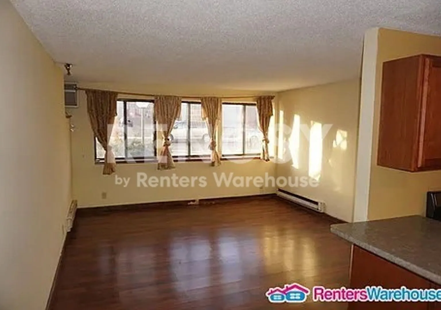 Comfort, Character, and Convenience in the Heart of South Minneapolis — Photo 4