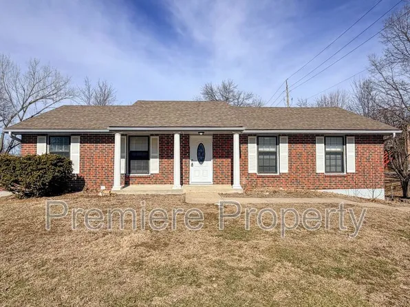 5708 NW Raintree Ct, Kansas City, MO 64152