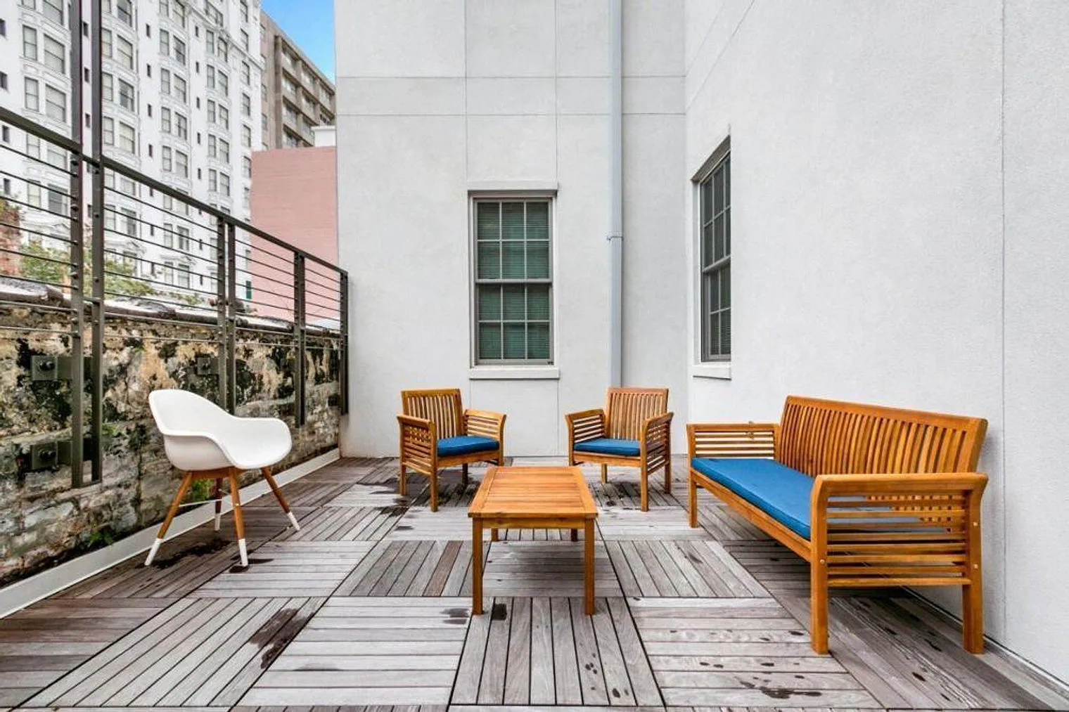 2 bed, 2.0 bath, 893 sqft, $6,378 — Photo 2