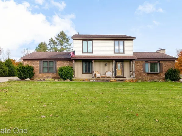 2464 Willow Way Dr, Commerce Township, MI 48382