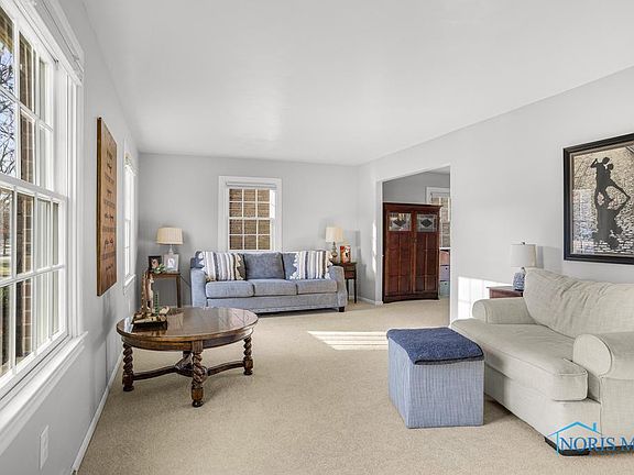 5th image of 2713 Barrington Dr