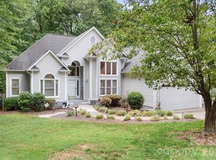 135 Pinecroft Ct, Troutman, NC 28166