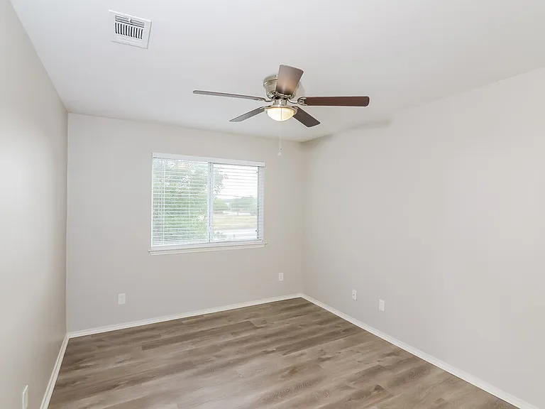 4323 Gentle Grove Dr — Photo 15