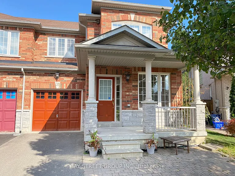 39 Levellands Cres — Photo 1