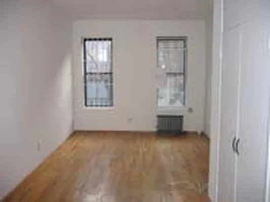 Rented by Eric Goodman Realty Corp | media 10