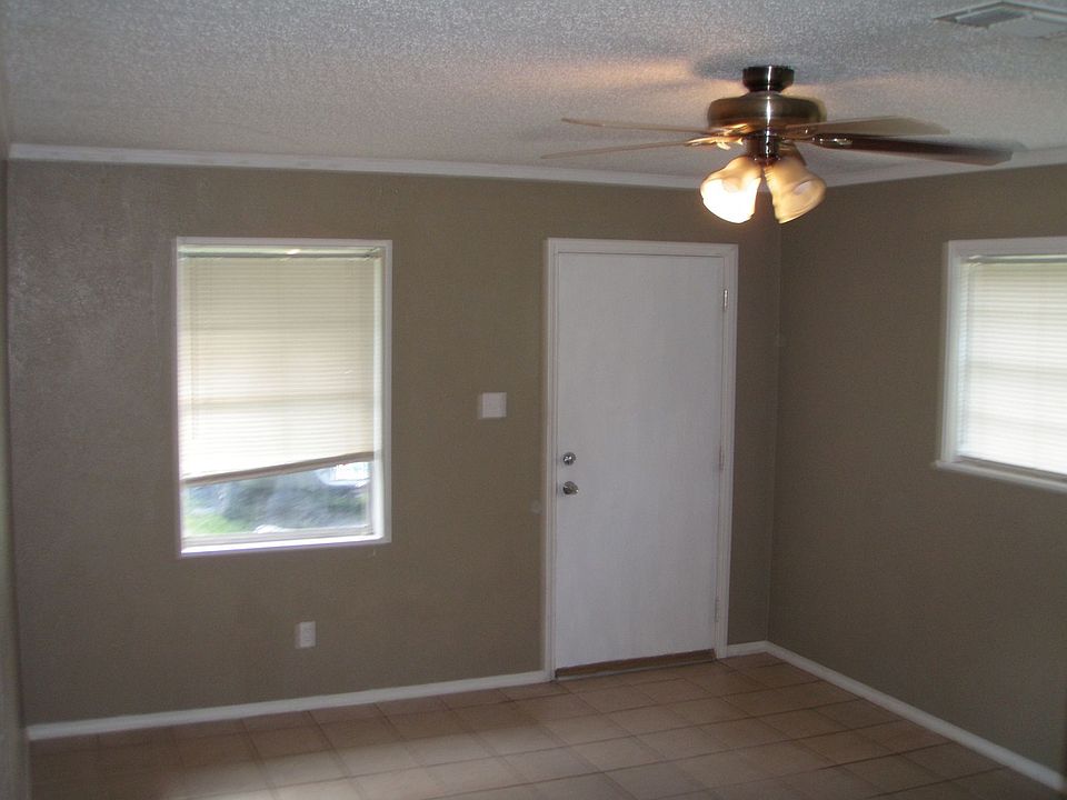 1st image of 267 Pineburr St