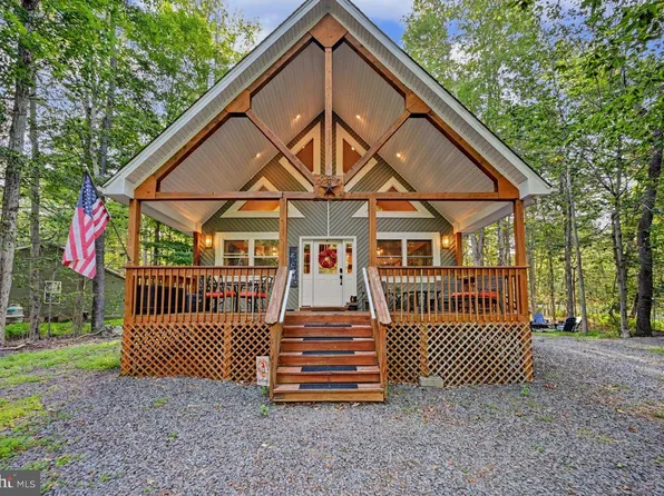 5376 Conoquenissing Dr, Pocono Lake, PA 18347