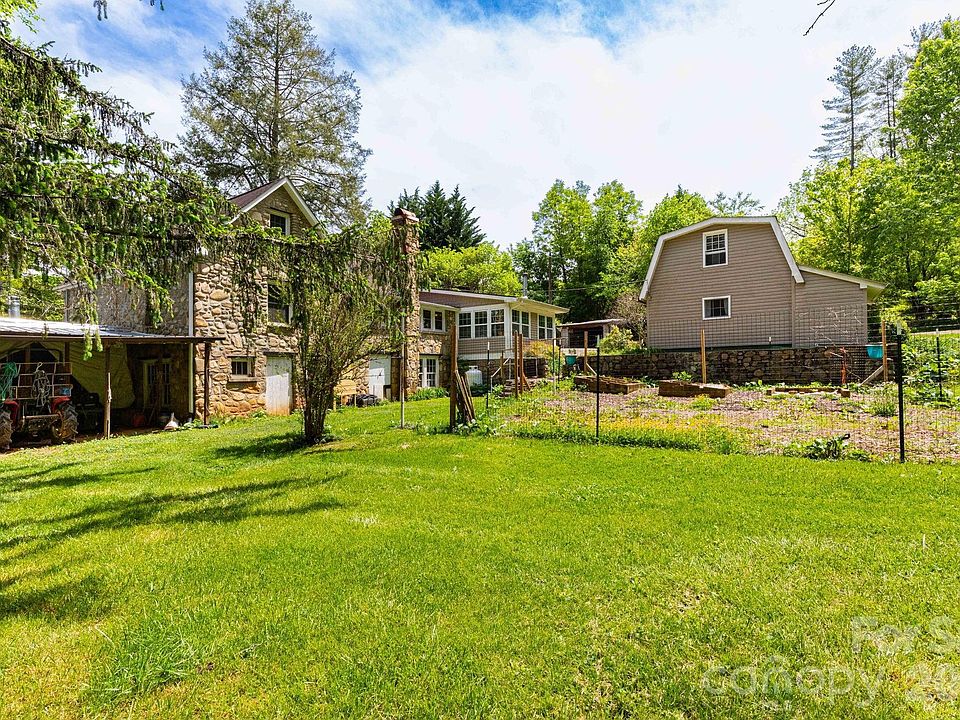 10th image of 1492 Murray Rd