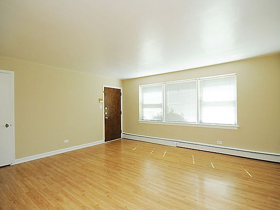 3rd image of 2201 W Morse Ave #1