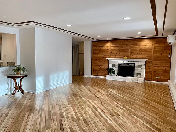 5th image of 8240 Lowell Ave