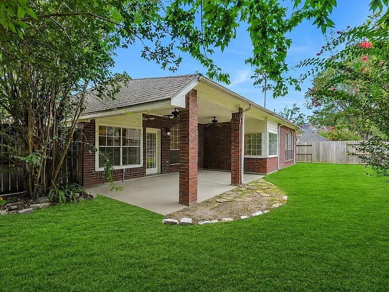 11802 Chateau Trl — Photo 23