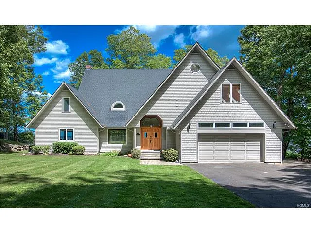 71 Tweed Blvd photo 1