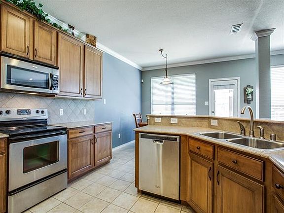 5th image of 3804 Hickory Bend Trl