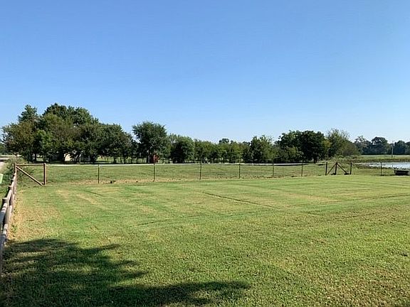 3rd image of 2511 N Coyote Run