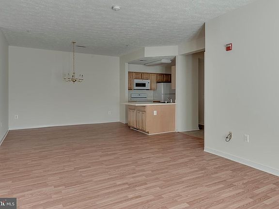 5th image of 2011 Warners Ter S Unit 125