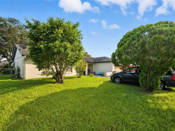 812 Balsamwood Ln, Kissimmee, FL 34743