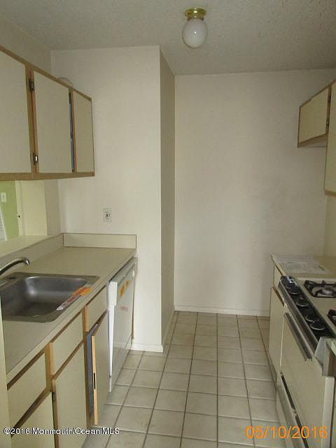 2nd image of 703 Violet Ln