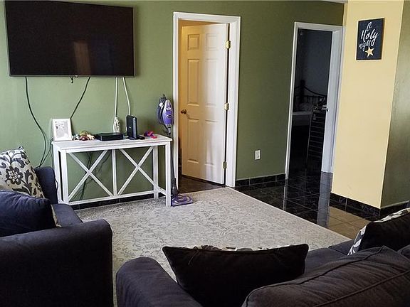 2nd image of 203 James Ave N