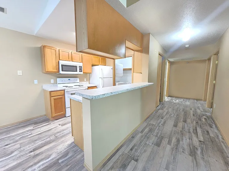 Prairie Gardens Apartments — Photo 39