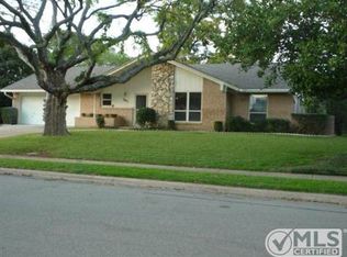 2831 Bay Meadows Cir, Farmers Branch, TX 75234