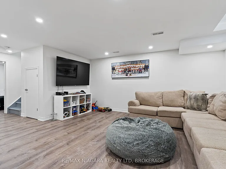7 Riley Ave — Photo 27