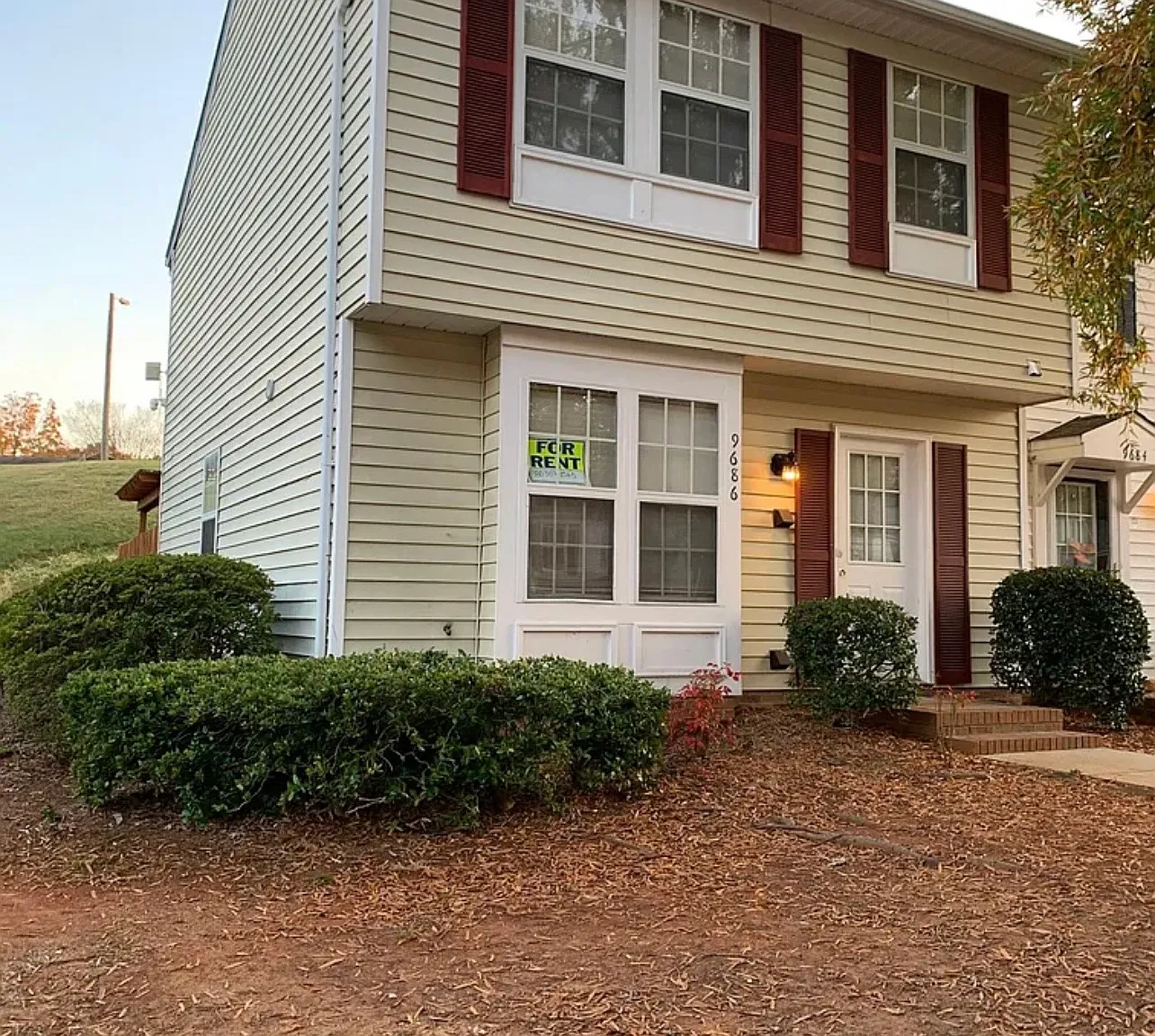 2 bed, 1.5 bath, 1172 sqft, $2,000 — Photo 1