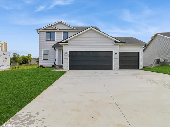 305 N 19th St, Indianola, IA 50125