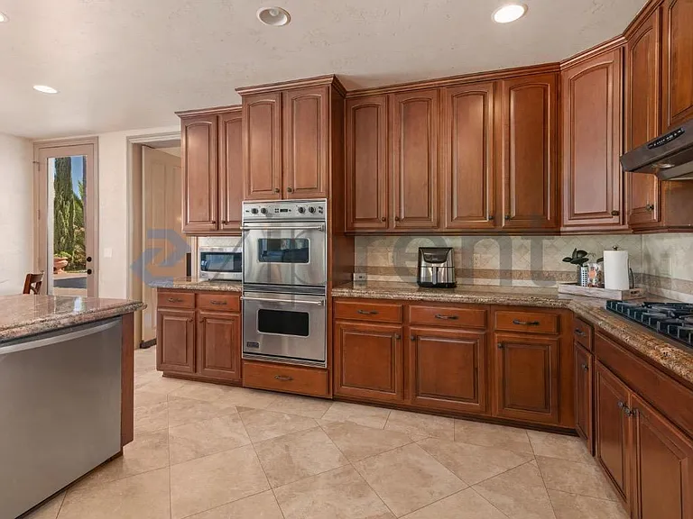 18545 Aliso Canyon Rd — Photo 27