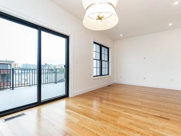 165 Campbell Ave #2 — Photo 21