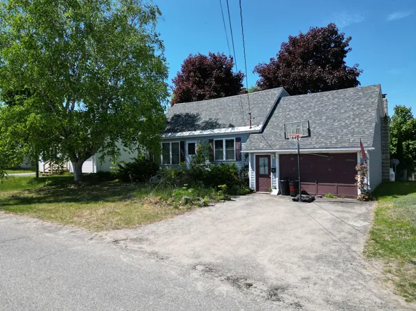 42 Waldo Street, Millinocket, ME 04462