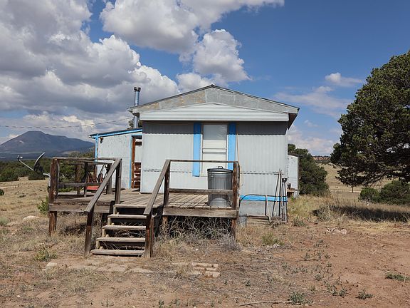 5th image of 989 Arapahoe Dr