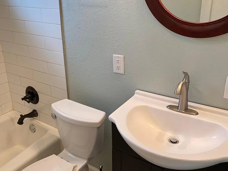 1309 Arthur Ave — Photo 7