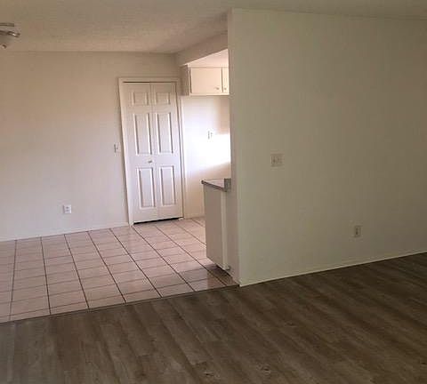 5th image of 27 E Al Ct