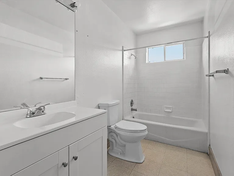 3255 Neil Rd #B — Photo 24