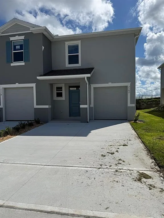 3 bed, 2.5 bath, 1724 sqft, $2,195 — Photo 2