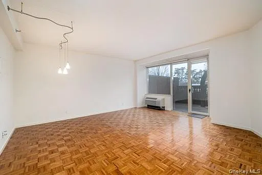 1 bed, 1.5 bath, 1100 sqft, $5,000 — Photo 4
