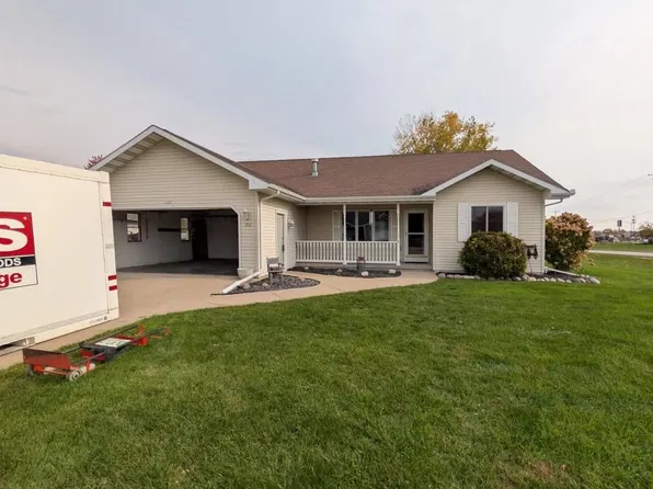 1202 Willow Bnd, Oshkosh, WI 54904