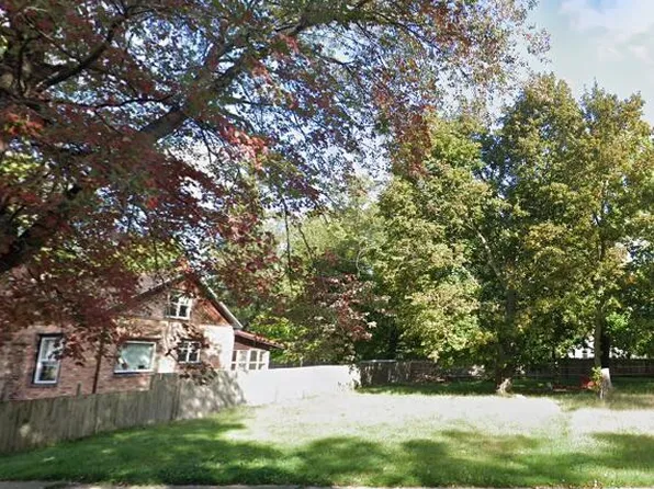 La Salle St, Benton Harbor, MI 49022