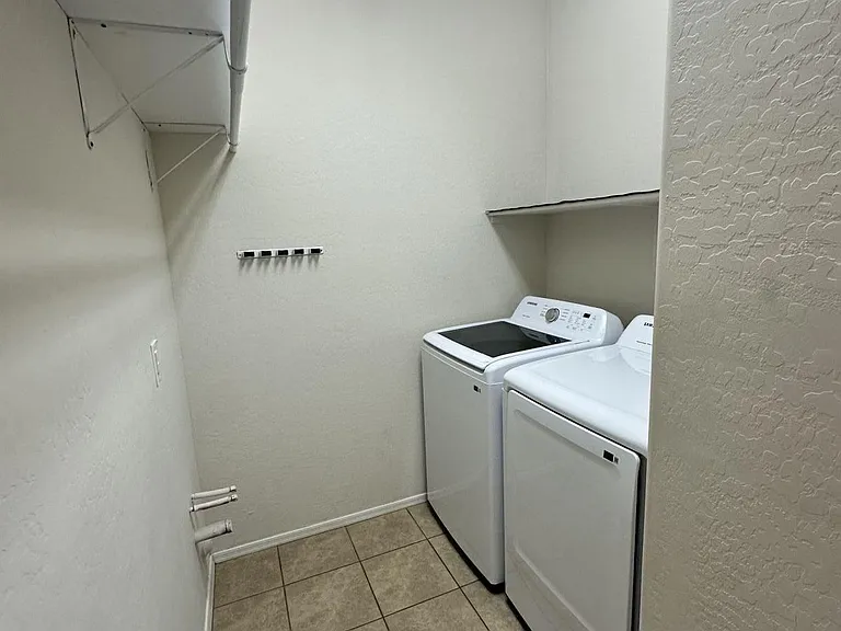 1721 N Eloisa Ln — Photo 11