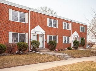 2048 Montreal Ave, Saint Paul, MN 55116