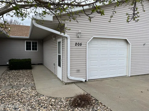 205 6th Street Cir SW, Watertown, SD 57201