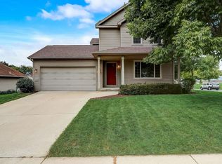 2406 Red Arrow Trl, Fitchburg, WI 53711