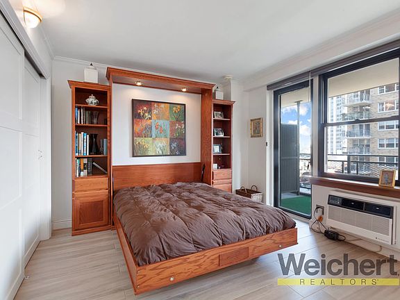 5th image of 345 E 81st St APT 12C
