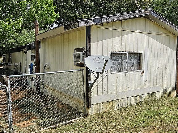 3rd image of 411 N Fairview St Lot 12