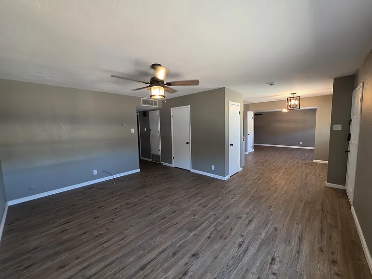 10704 Constitution Ave NE — Photo 6